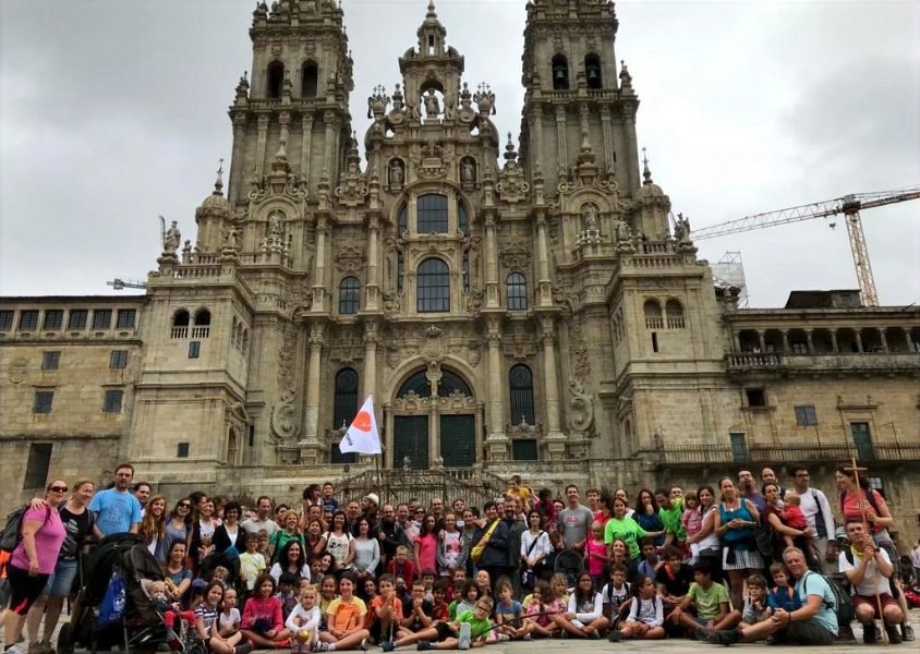 Peregrinación ante la catedral de Santiago